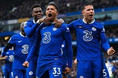 英超新赛季风云：曼联保级危机，利物浦阿森纳争冠激战